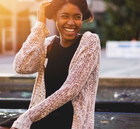 RUMBO imagen chica riendo